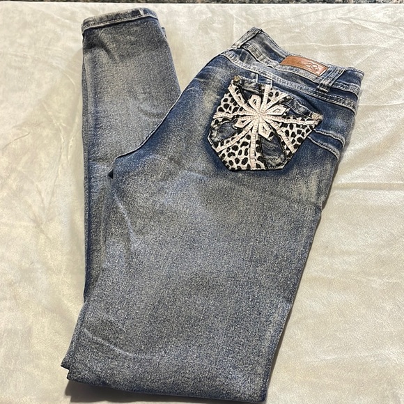 Fashion 2 Love Jeans - Picture 1 of 11